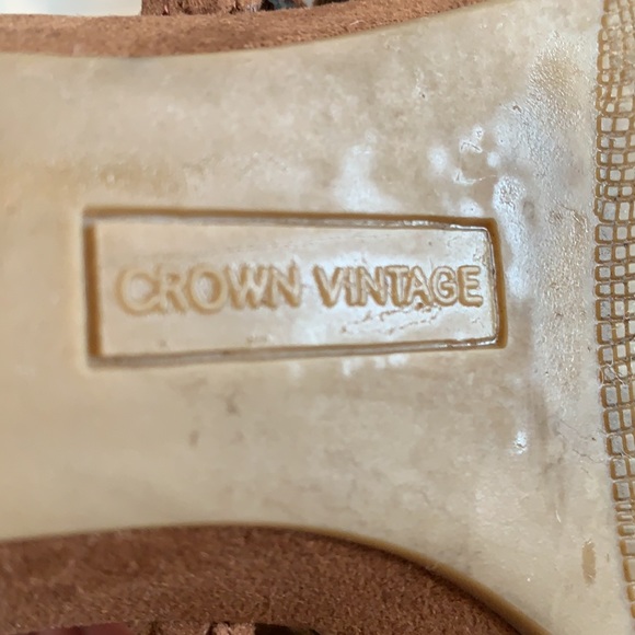 Crown Vintage Back Zip Sandals - Picture 7 of 7